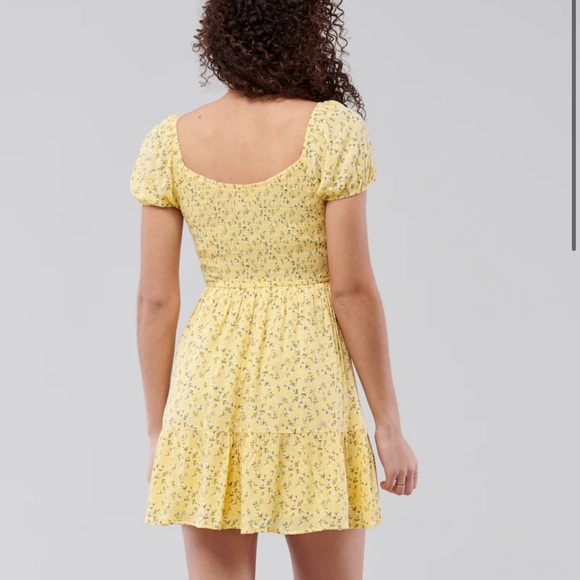 Hollister Smocked Puffsleeve Mini Dress 